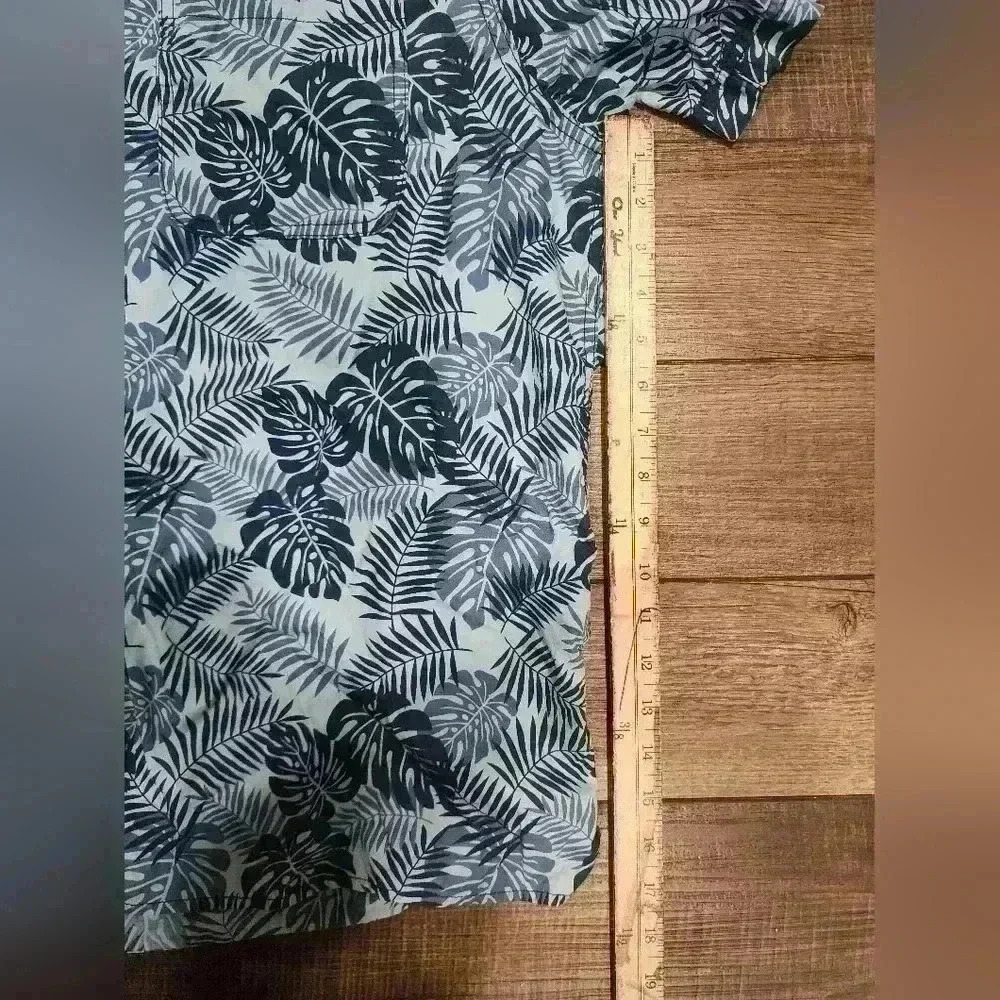 Duluth Trading Shirt Mens XL Blue Floral BBQ Relaxed Short Sleeve Button Down - Picture 6 of 6